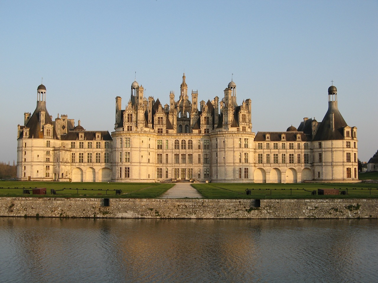 Les plus beaux châteaux français où séjourner et se sentir comme un roi